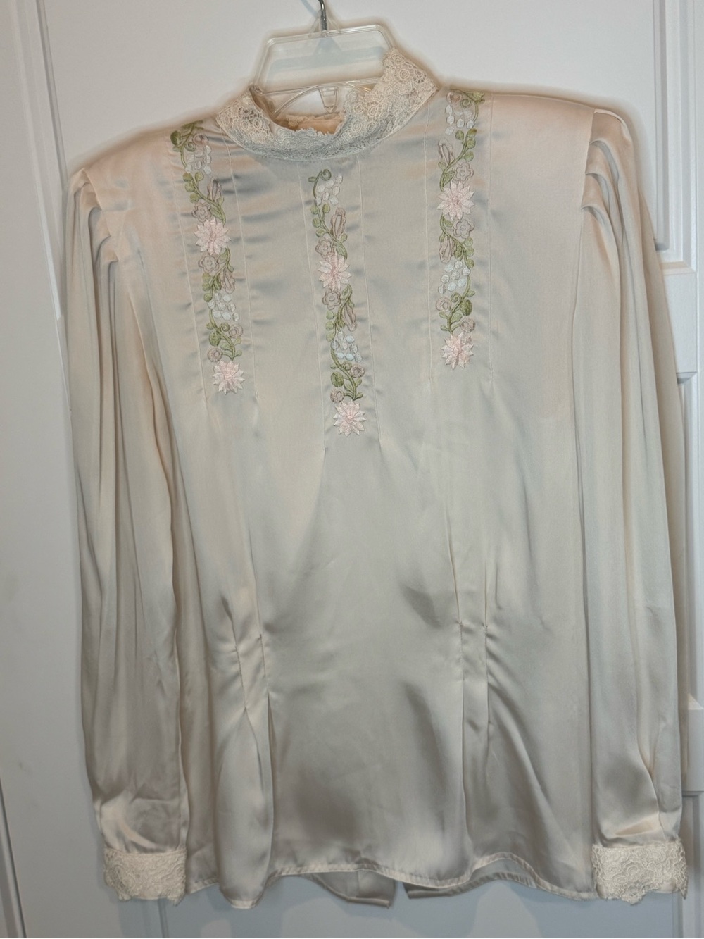 Vintage Nilani Blouse Womens Size 10 Cream Balloon  80’s/90’s Embroidered Lace